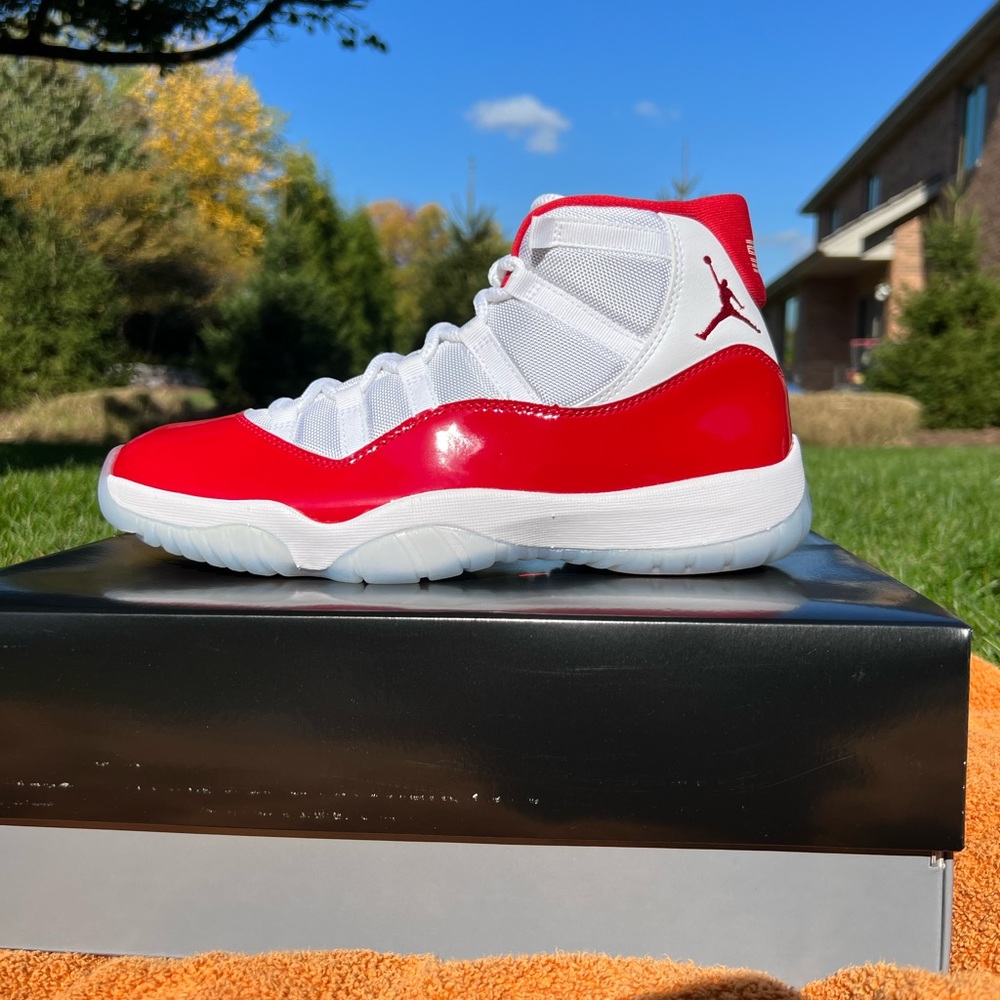 Jordan 11 Retro Cherry DEADSTOCK Size 11